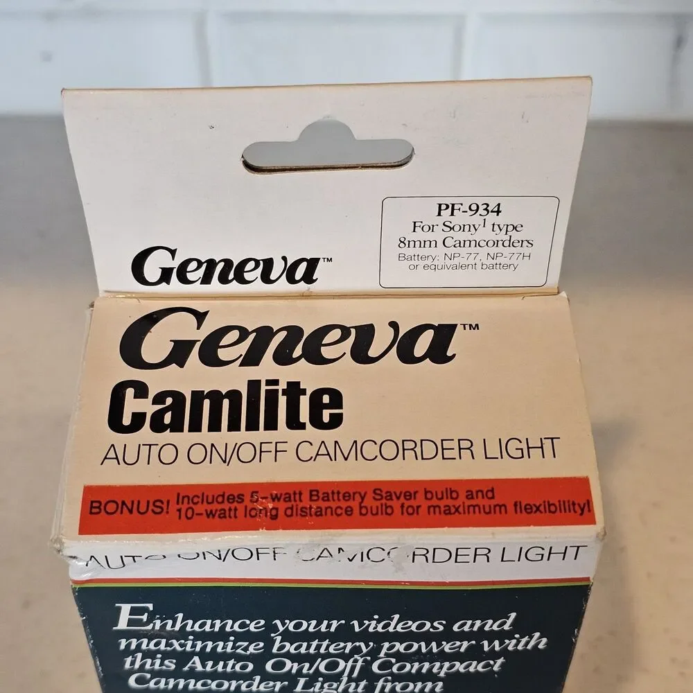 Geneva Camlite Auto On/Off Camcorder Light PF-934 For Sony 8mm Camcorders NOB